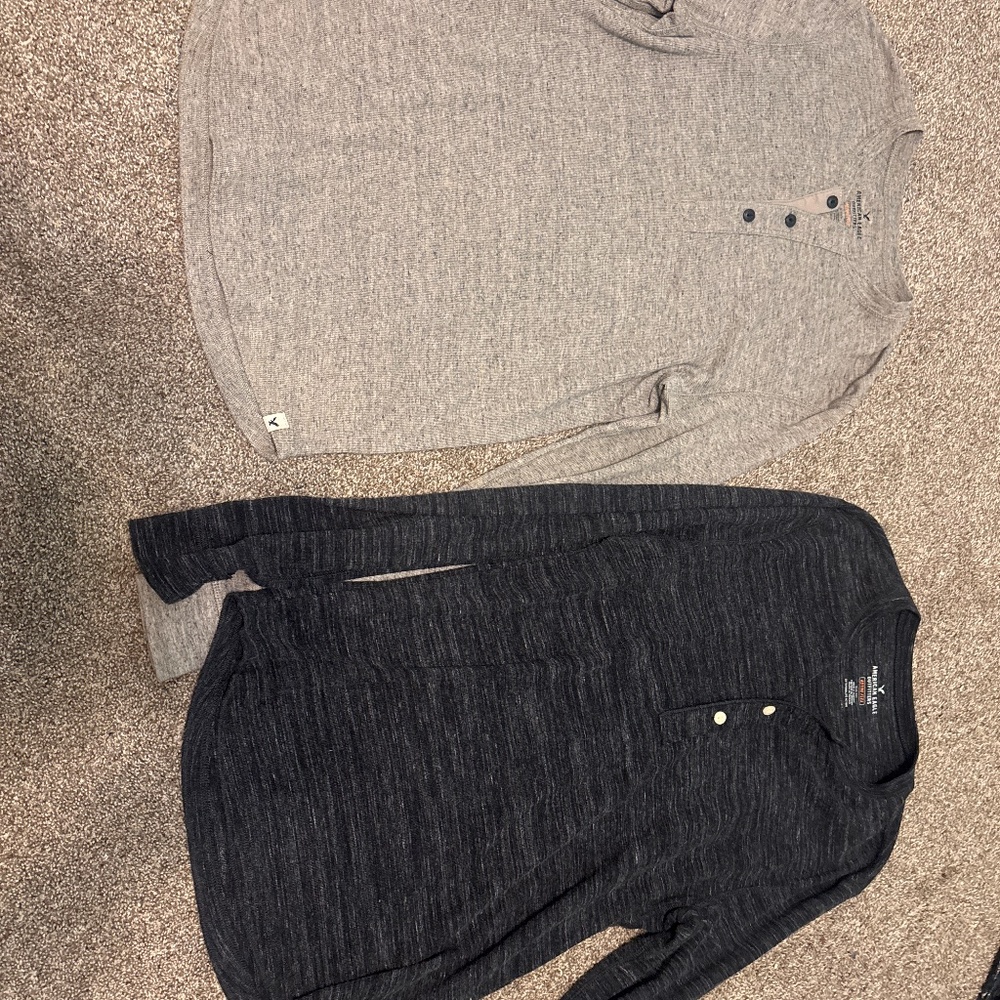 2-pack Men’s size small active flex American Eagle Henley long-sleeve